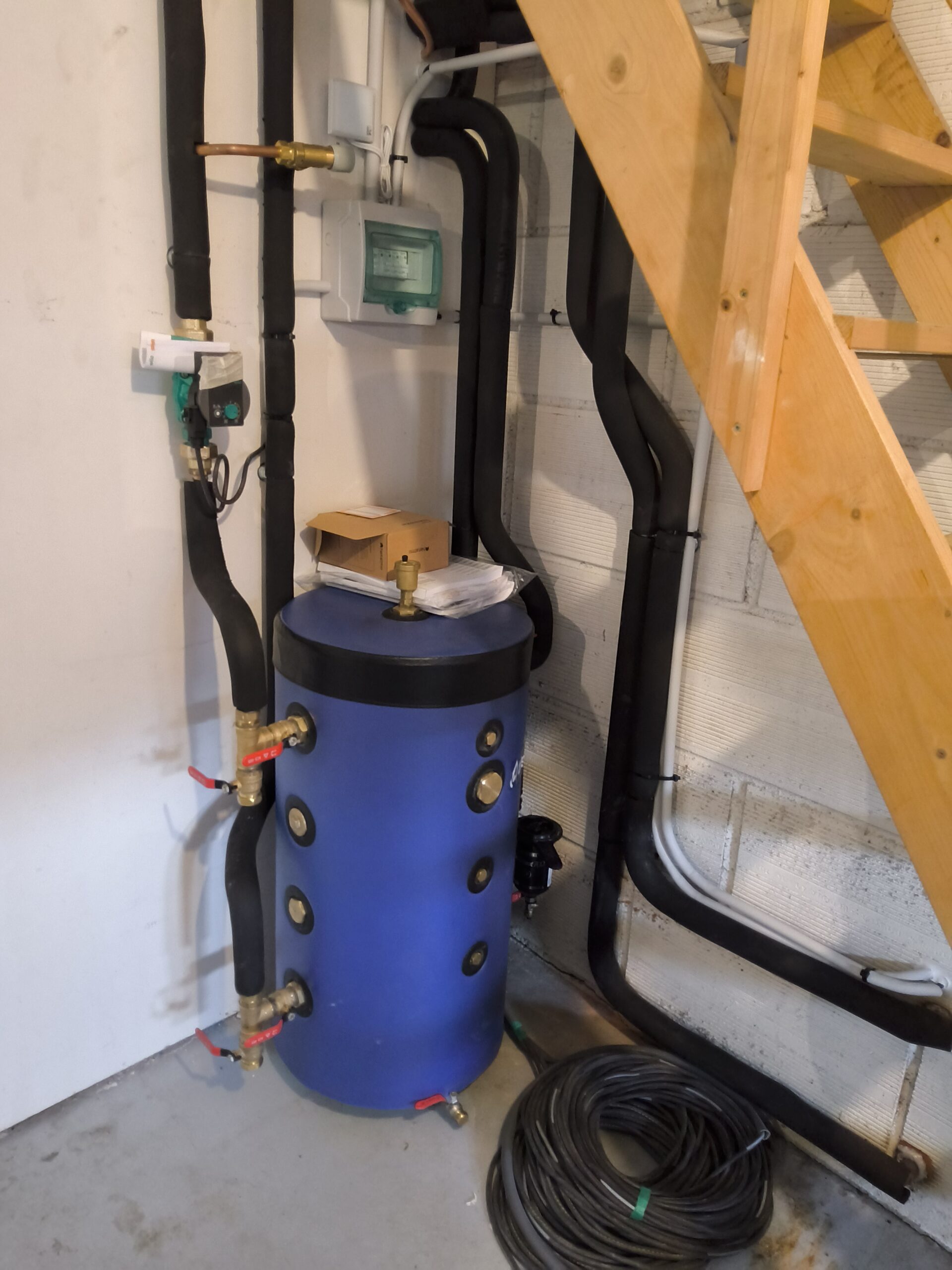 Ballon tampon découplage hydraulique réseau monotube — installation PAC Daikin Plaisir 78
