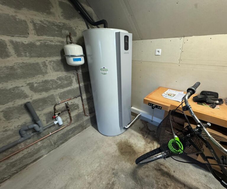 Chauffe-eau thermodynamique Atlantic Calypso installé à Montigny-le-Bretonneux